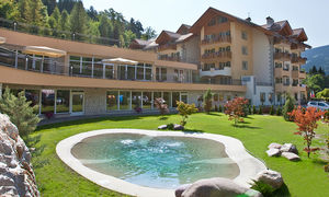 outdoor swimming pool