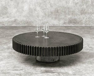 classic coffee table / metal / round
