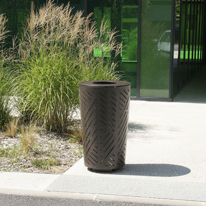 public trash can 1