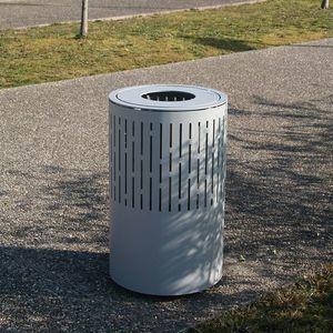 public trash can 1