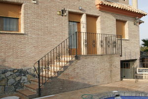 solid brick / for facade