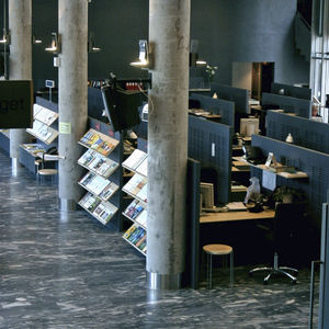 metal brochures rack