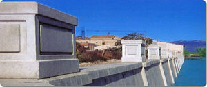 reinforced concrete retaining wall