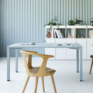 free-standing desk