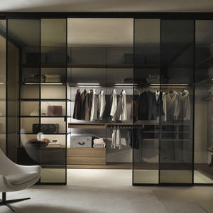 corner walk-in wardrobe 1
