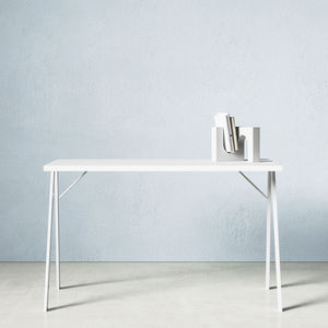 free-standing desk