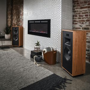 floor-standing speaker