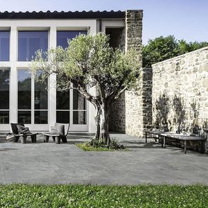 porcelain stoneware tile