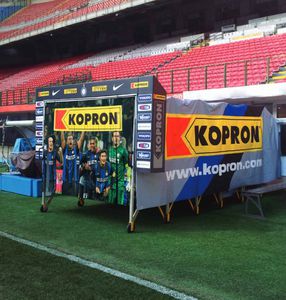 sports field telescopic tunnel