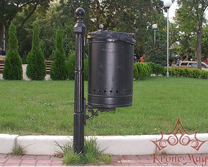 public trash can