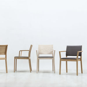 contemporary visitor chair 1