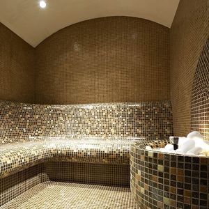 steam room