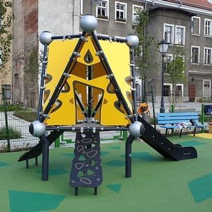playground structure 1