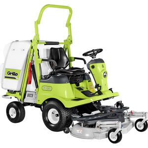 ride-on lawn mower / gasoline / collecting