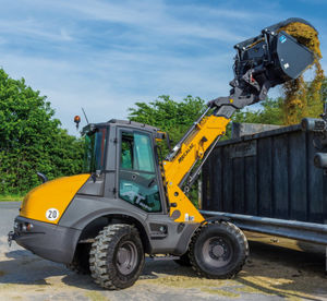 rubber-tired loader