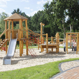 playground play structure