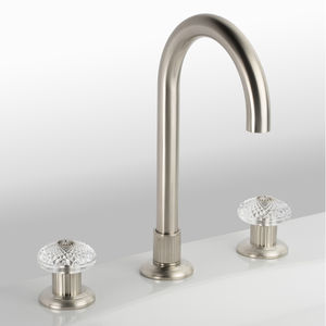 double-handle washbasin mixer tap 1