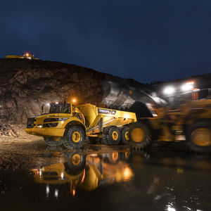 articulated dump truck