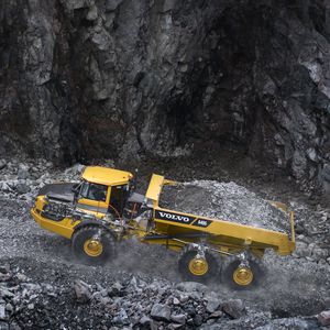 articulated dump truck