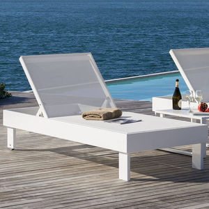 contemporary sunbed