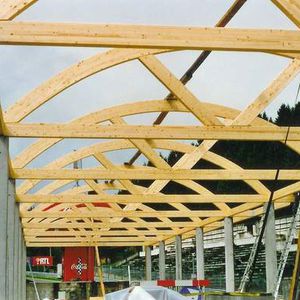 wooden roof truss