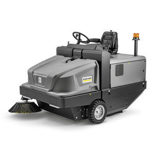 ride-on sweeping machine 1