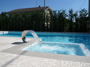pool fountain
