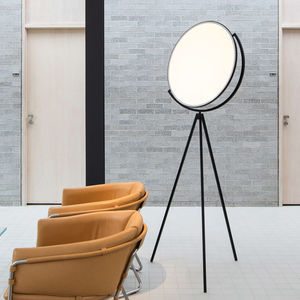 floor-standing lamp