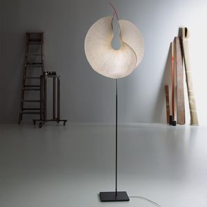 floor-standing lamp