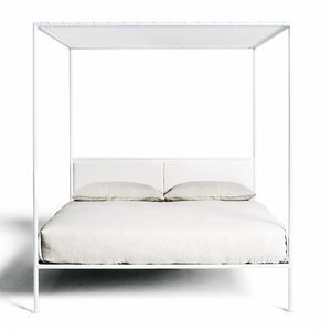 canopy bed