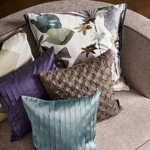 square cushion