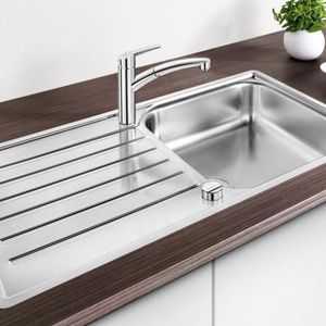 single-bowl kitchen sink
