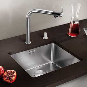 single-bowl kitchen sink