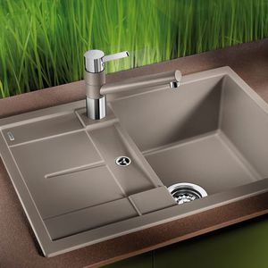 single-bowl kitchen sink