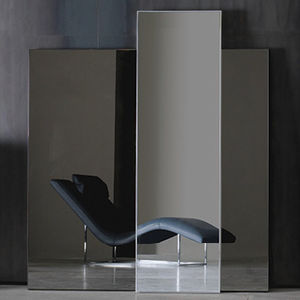 free-standing mirror