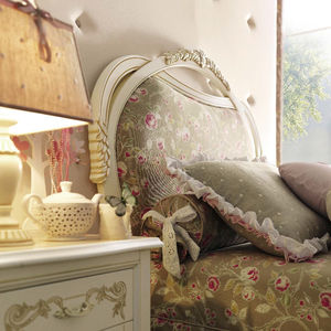 single bed / traditional / with upholstered headboard / child's