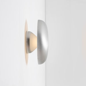 contemporary wall light