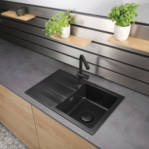 single-bowl kitchen sink