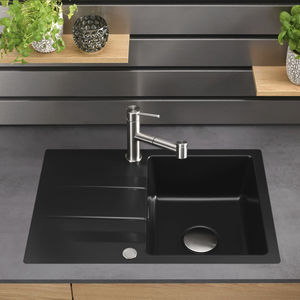 single-bowl kitchen sink