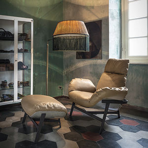 contemporary footrest 1