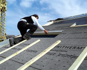 polyurethane (PUR) core two-component insulation board / 1 face in wood / for roofs