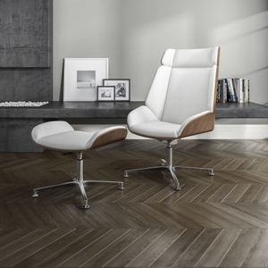 contemporary visitor chair