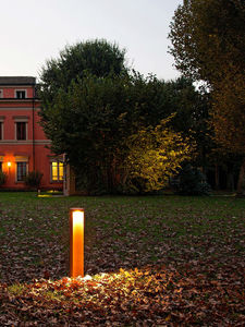 urban bollard light / contemporary / aluminum / LED