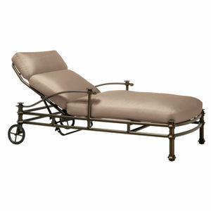 traditional sun lounger