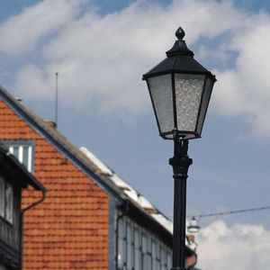 contemporary wall light