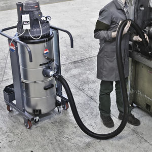 industrial vacuum cleaner