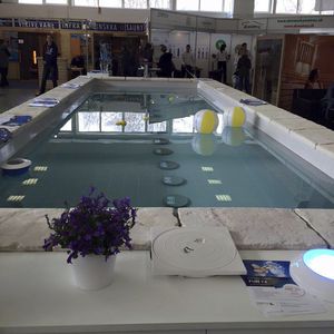 one-piece swimming pool