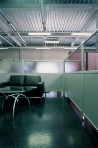 Floor-mounted office divider - MODULARE 30 - Wallenium - aluminum / semi-glazed
