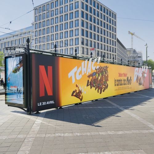 Steel bus shelter - JCDecaux - Mobilier Urbain - galvanised steel / hot-dip galvanised steel / with bench