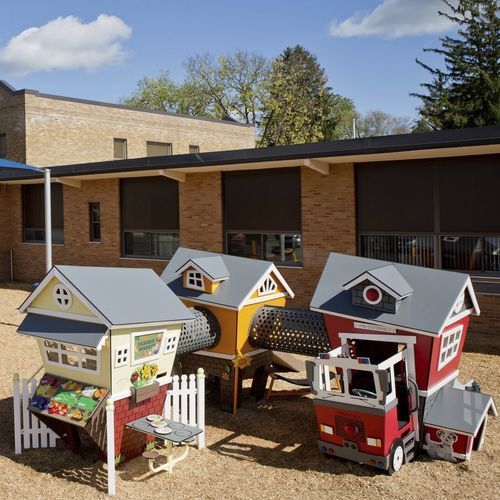 Outdoor playhouse - Centre EN - Design 6111 - LANDSCAPE STRUCTURES - for playground